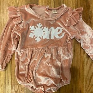 Brand new "ONE" birthday onesie - perfect for a winter first birthday!